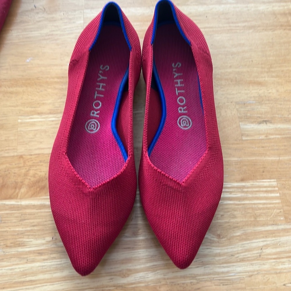 Rothy’s red Pointe